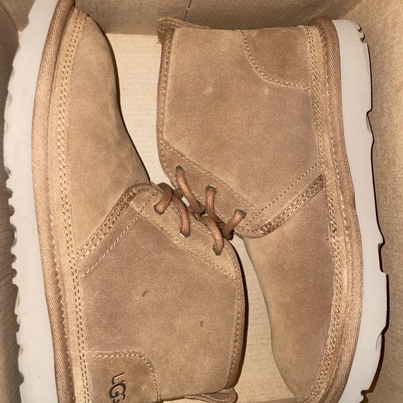 K neumel ll che uggs shoes - Picture 7 of 8